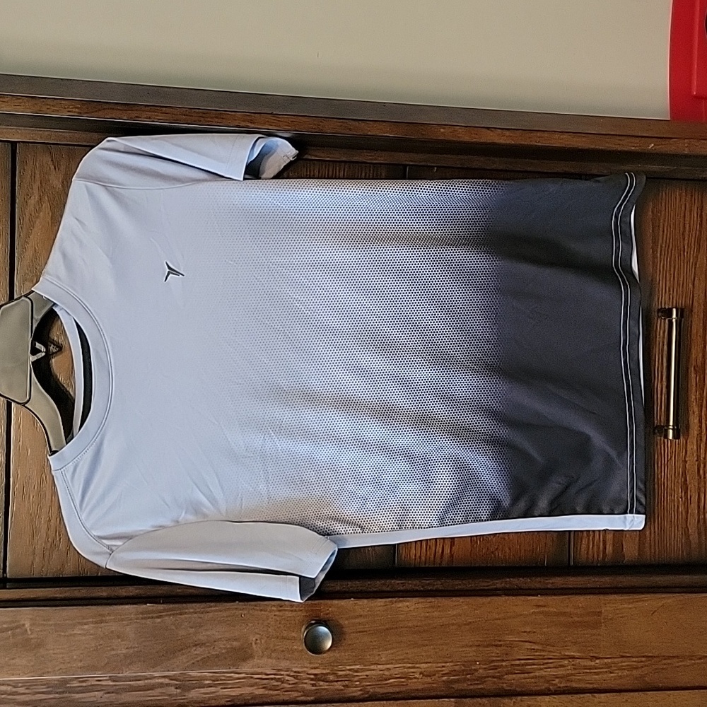 Old navy active go dry grey/black tee shirt xl (15-16)